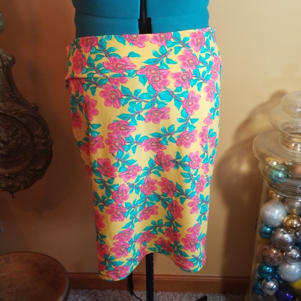 LuLaRoe Floral Cassie